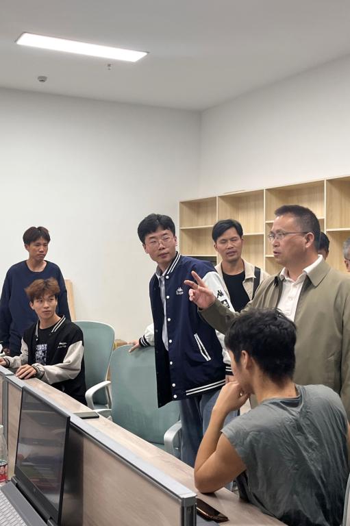 朱其现副校长对学生实习工作给出建议